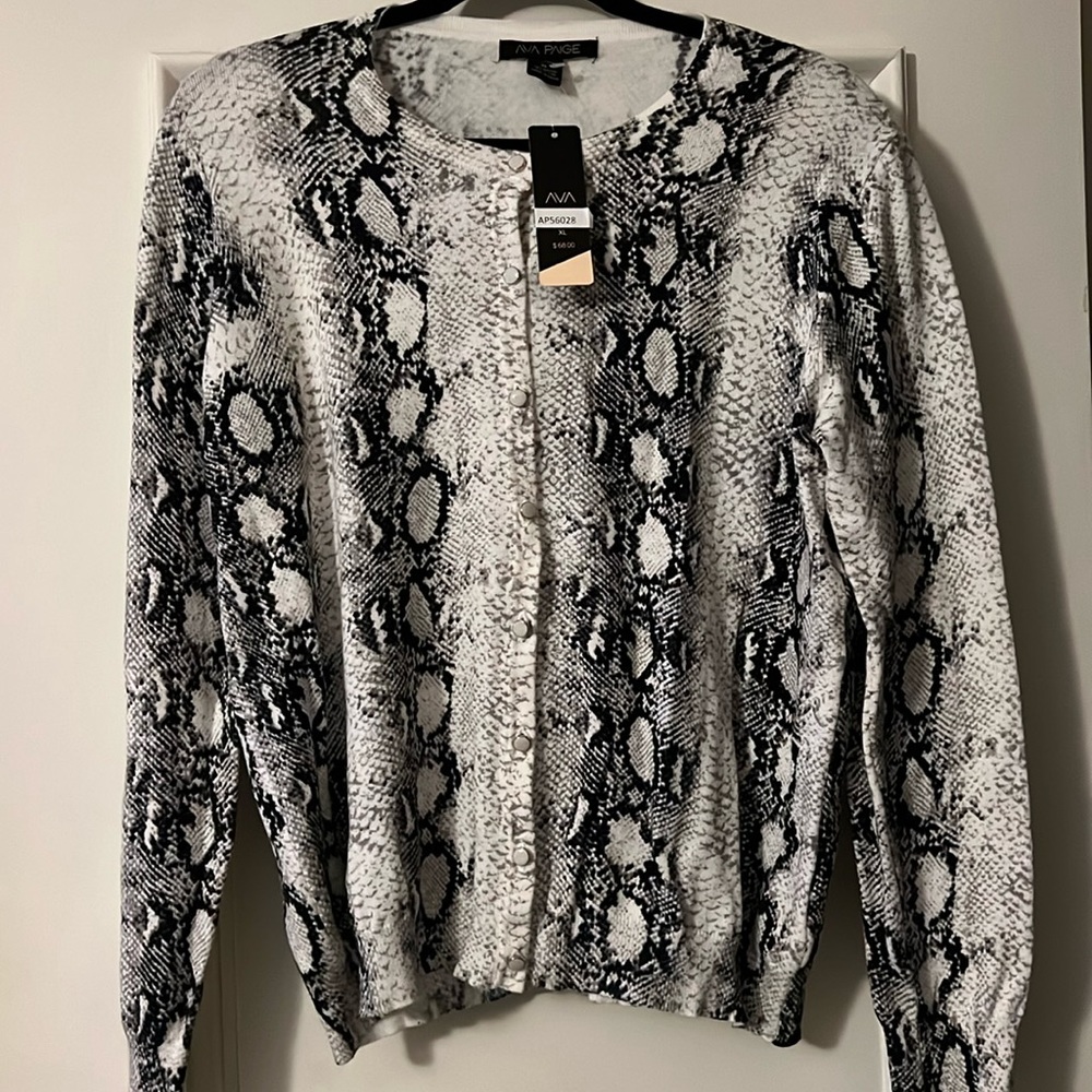 NWT -AVA PAIGE Multicolor Cardigan Sweater (XL)